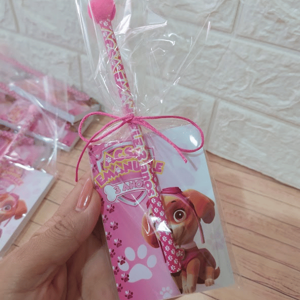 Bloquinho c/ lápis personalizado - 20 unidades Bloquinho c/ lápis personalizado - 20 unidades